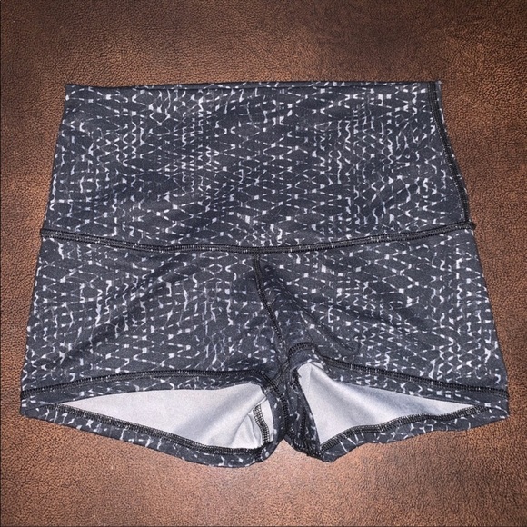 lululemon athletica Pants - Lululemon boogie short